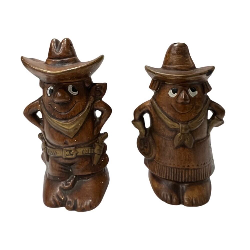 Vintage‎ Cowboy & Cowgirl Salt & Pepper Shaker Set Western Ranch Decor